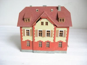 KE143* Kibri H0 Wohnhaus gebaut - Bild 1 von 4