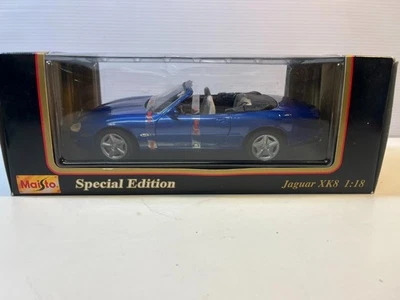 Jaguar XK8 1996 a escala 1/18 diecast de Maisto Foto 1 de 4
