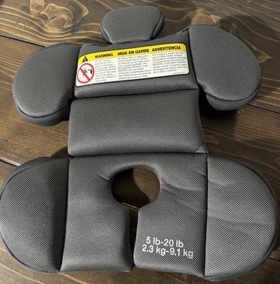 Cojín de inserción de asiento de coche Britax One4Life para bebé recién nacido Foto 1 de 2