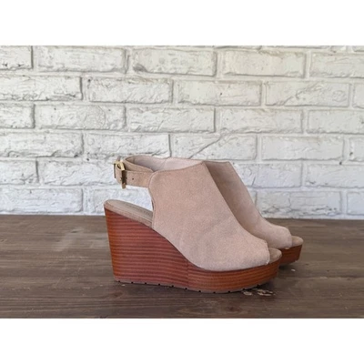 Kenneth Cole Octavia 厚底楔形凉鞋米色麂皮绒踝带女式 8 码 — 第 1/4 张图片