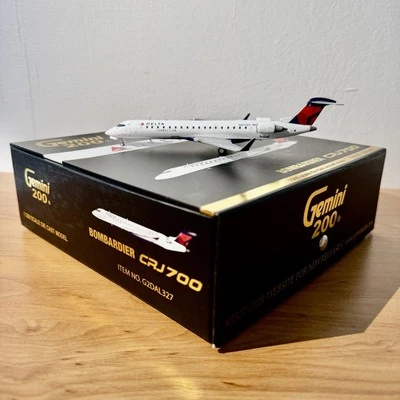 Gemini 200 Delta Air Lines N611QX CRJ700 G2DAL327 [ONLY RELEASE] Jets 1:200 - Image 1 of 4