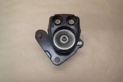 1979 SUZUKI GS850G FRONT RIGHT BRAKE CALIPER - Изображение 1 из 4