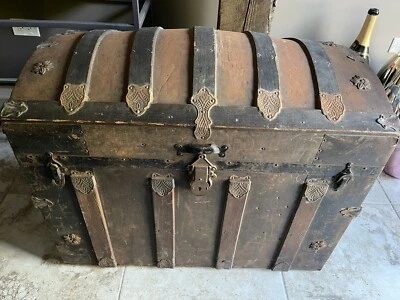 Antiguo baúl de vapor victoriano único con cúpula jorobada SOLO RECOGIDA Foto 1 de 4