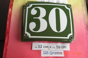 Hausnummer Nr.30 weiße Zahl auf gras - grünem Hintergrund 12 cm x 10 cm Emaille - Picture 1 of 12