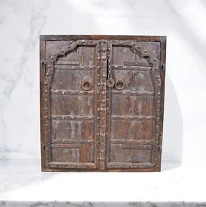 Antiguo panel de ventana grande pesado para decoración de pared de madera con marco de metal fino equipado - Imagen 1 de 6
