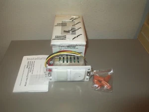 Pass Seymour, White RWDU500-W Multiway Occupancy/Vacancy Sensor & Dimmer - Picture 1 of 3