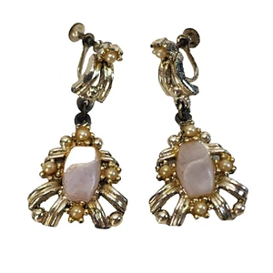 Pendiente colgante vintage estilo María Antonieta atornillado con perlas de imitación de vidrio rosa - Imagen 1 de 7