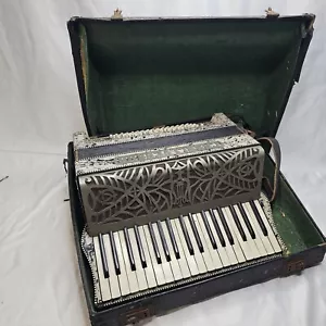 FISARMONICA ITALIANA CASALI VERONA ORIGINALE CON CUSTODIA - Foto 1 di 15