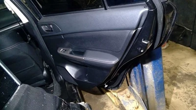 15 16 17 Subaru XV Crosstrek Pasajero Derecho Puerta Interior Panel de moldura Foto 1 de 4