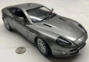 James Bond 007 Die Another Day Aston Martin V12 Vanquish 1:18 Diecast Beanstalk - Picture 1 of 12
