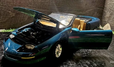 Ertl 1996 Chevrolet Camaro Z/28 Convertible 1:18 Die-Cast NO BOX - Image 1 of 4