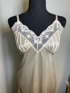 Vintage Champagne Lace Slip Dress Chemise Nightgown 100% Nylon Size 34 USA - Picture 1 of 8