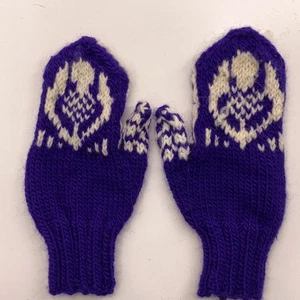 Traditional Fisherman Knit Thistle Purple White Mittens - Picture 1 of 4