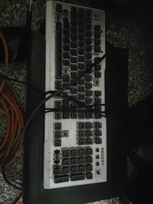 ROCCAT Vulcan 122 AIMO Mechanical Gaming Keyboard - White Silver (ROC-12-941-BN) - Image 1 of 4