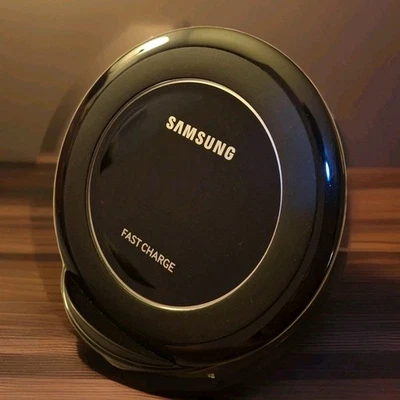 Samsung Qi Certified Fast Charge Wireless Charging Pad + Stand EP-NG930 - Black - Image 1 of 4