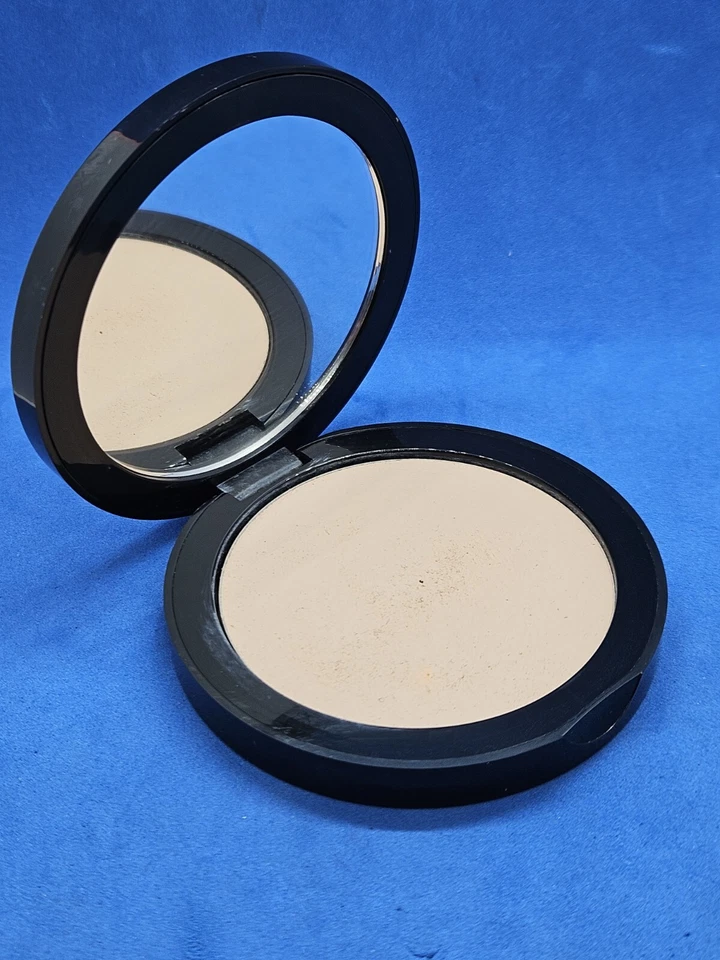 Base transformadora Edward Bess Flawless Illusion JUSTA 0,27 oz (dañadañada/defectuosa) Foto 1 de 4