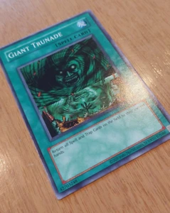 Tarjeta YuGiOh Giant Trunade RP01-EN058 - Imagen 1 de 3