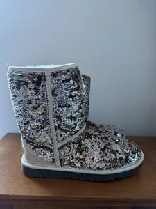 Ugg Women Size 9 Bronze Silver Australia Sheepskin Lined Boots S/N 3353 Sequins - Picture 1 of 7