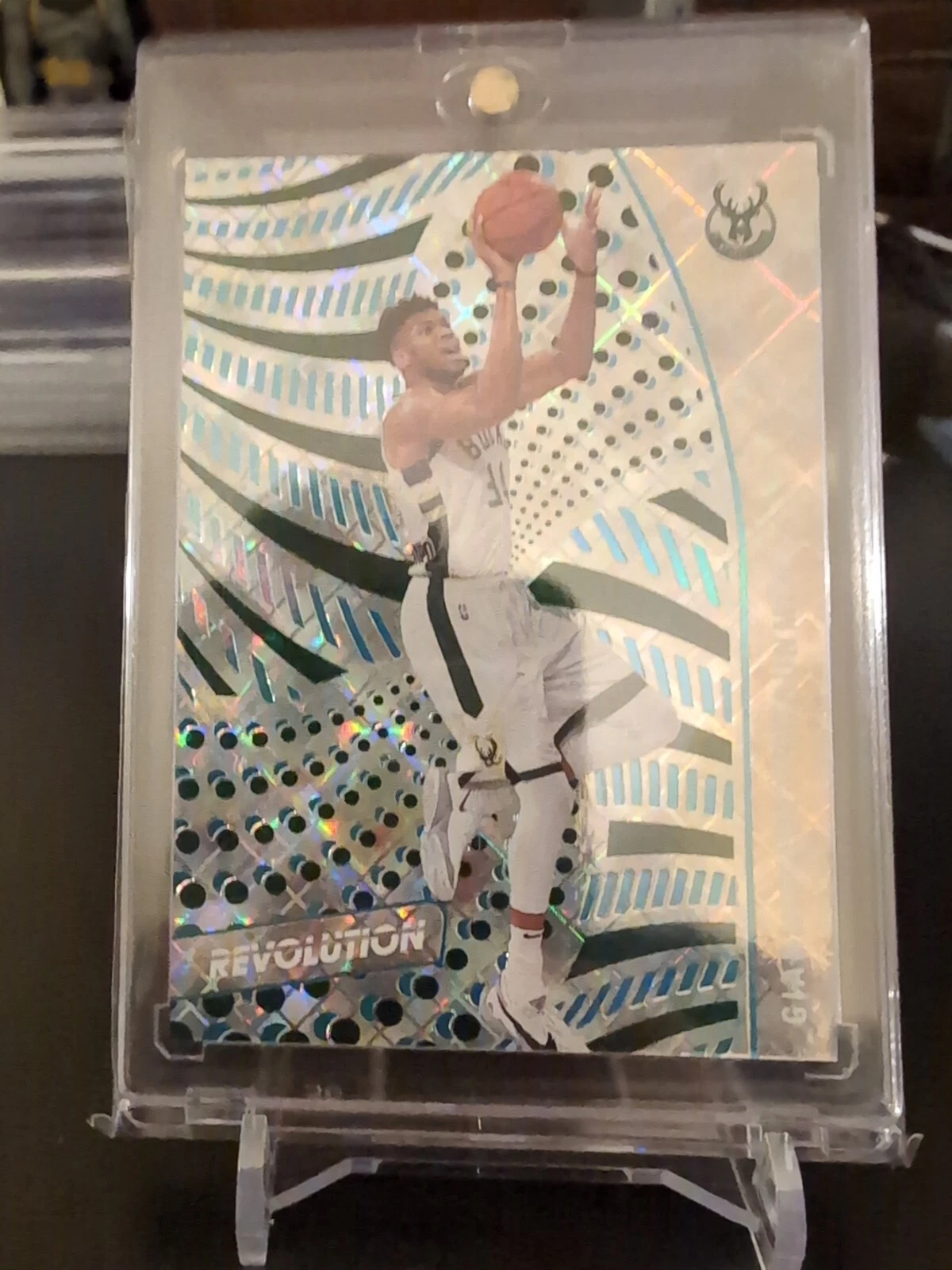 2020-21 Revolution Giannis Antetokounmpo Cosmic #258 16/100 Bucks