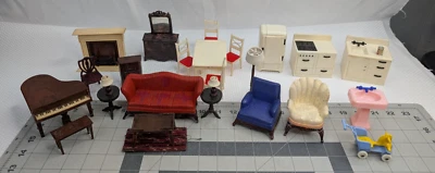 Lote de muebles para casa de muñecas Renwal cocina salón piano Foto 1 de 4