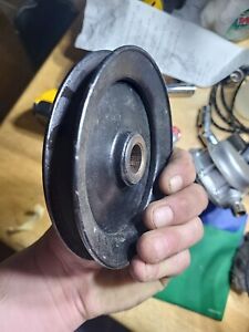 Used  1967-71 Ford Mustang 289 302 390 428 V8 W/ A/C power steering pump pulley