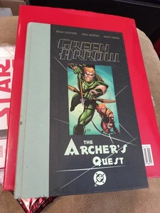 GREEN ARROW THE ARCHER'S QUEST HARD COVER Signed by Brad MELTZER - Picture 1 of 5