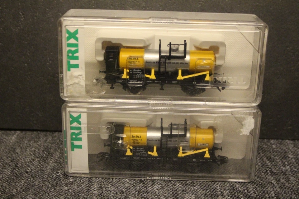 Trix HO CC. 2 wagon citerne K. Bay. Sts. B. Réf: 23909, état neuf. - Photo 1/4