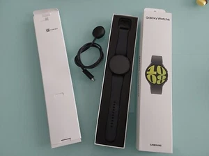 galaxy watch 6, 44mm, nero, usato meno di un anno e in buone condizioni - Foto 1 di 4