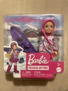 Brandneu in Originalverpackung Barbie Chelsea Brunette Mädchen Winterskifahrer mit Zubehör - Bild 1 von 2