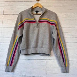 Forever 21 Sweatshirt Womens SZ Medium Gray Cropped 1/2 Zip with Rainbow Preppy - Picture 1 of 15