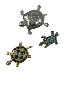 3 Some Vintage ART Goldtone Colorful Rhinestone Accent Turtle Brooches - Picture 1 of 2