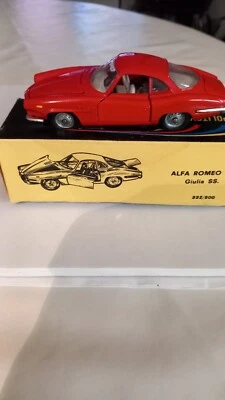 voitures miniatures 1 43. Politoys ALFA ROMEO Giulia SS - Photo 1/4