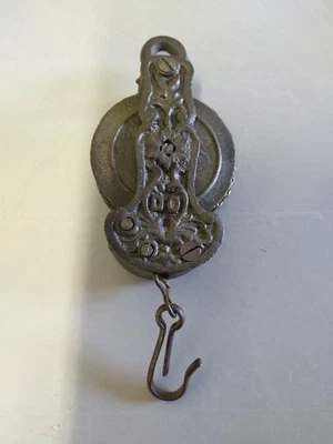 Petite Poulie Ancienne Avec Chaîne - Photo 1/4