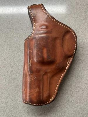 Bianchi Leather Belt Holster #111 Cyclone 2 1/2 S&W Ruger.357 Left Handed - Image 1 of 2