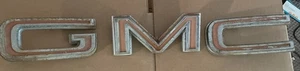 Original GMC metal emblems in good condition original from the 1970s - Picture 1 of 2