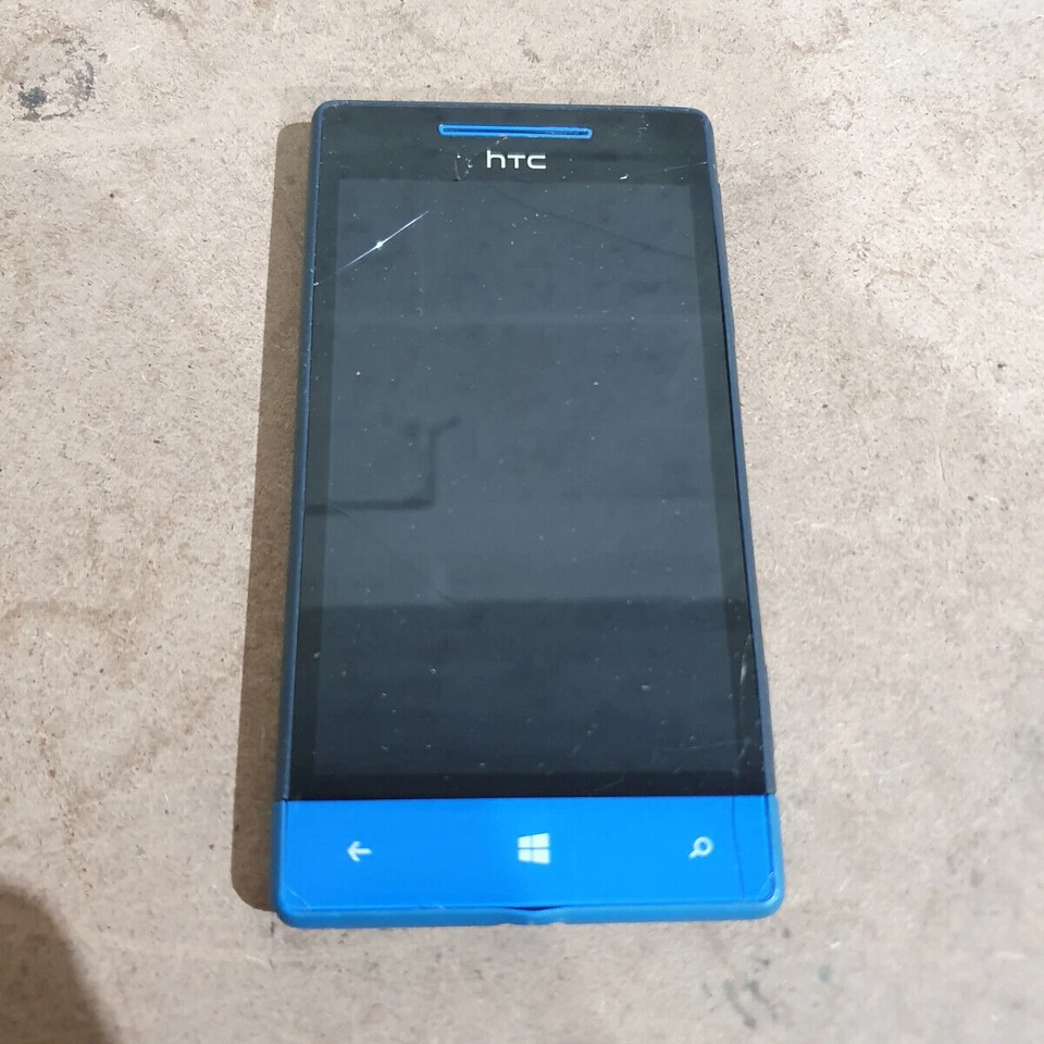 HTC Windows Phone 8S 4" Touchscreen USB Bluetooth 5MP 4GB Smartphone - For Parts - Image 1 of 4