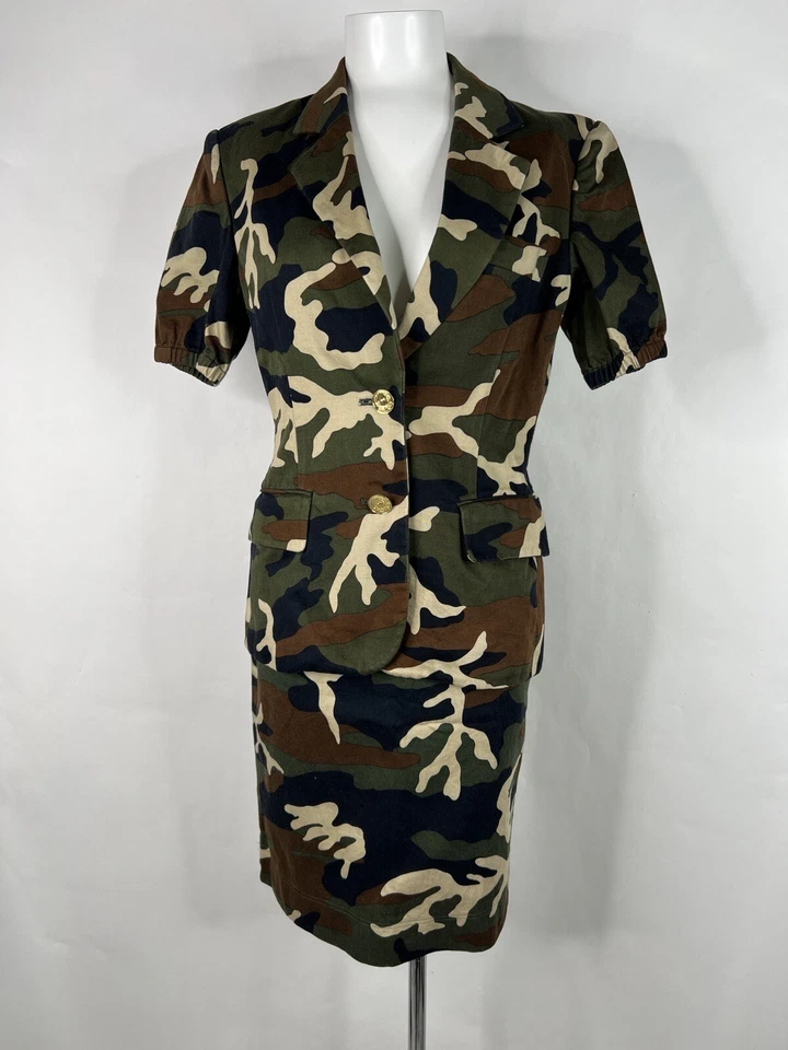 TRAJE FALDA ESTAMPADO CAMUFLAJE VERDE BARATO Y BARATO MOSCHINO DE COLECCIÓN XS Foto 1 de 4