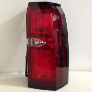 2015-2020 Chevy Tahoe Suburban Right PASSENGER Side Tail Light Lamp OEM Perfect - Foto 1 di 9