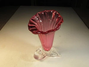 VTG Cranberry Glass Horn Of Plenty Cornucopia Ribbed Vase On Clear 3 Footed Base - Picture 1 of 7