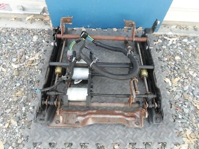 06 07 Chevy Monte Carlo asiento eléctrico pista pasajero derecho 2006 2007 Foto 1 de 4