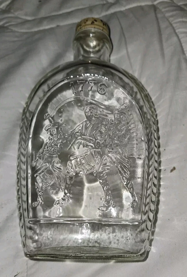 Vintage Log Cabin Syrup Glass USA Patriot 1776 Embossed Bicentennial Bottle  - Image 1 of 4