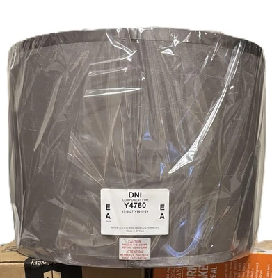 Lamp Drum Shade Only 全新,灰色面料 13 英寸宽横跨顶部和底部,高 10 英寸 — 第 1/4 张图片