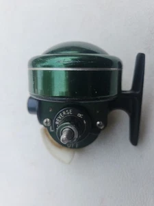 Vintage Johnson Century 100B 100 USA Green Fishing Reel No Handle - Imagen 1 de 4