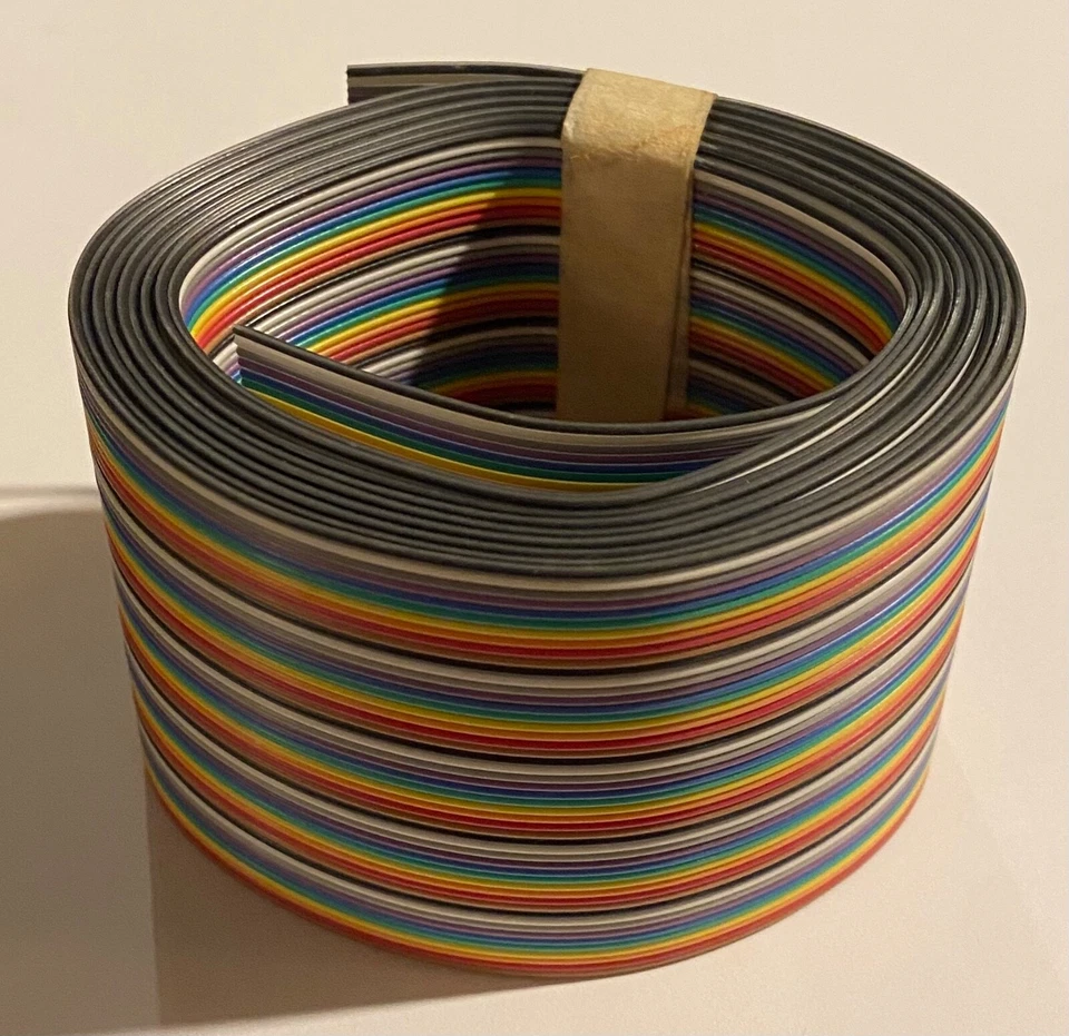 Cable de cinta plana Amphenol Spectra-Strip 135-2801-050 - 5 pies de longitud Foto 1 de 1