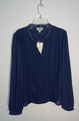Blusa de poliéster Crescent Stitch Fix Petite LP azul marinho acabamento plissado manga longa - Imagem 1 de 4