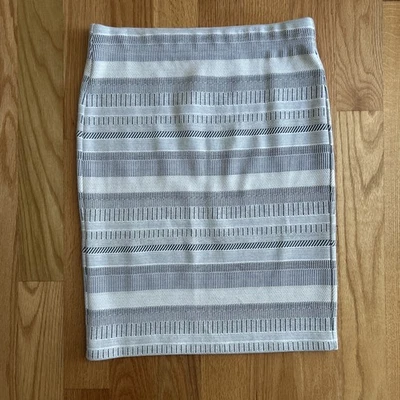 NUEVO CON ETIQUETAS Falda lápiz Loft para mujer a rayas azul/blanco talla mediana alta Foto 1 de 4