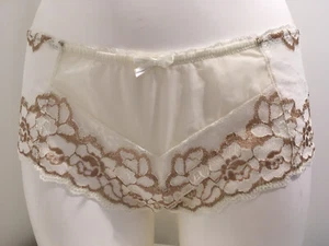 Amoena Karla Off White (crema) pantaloncini da ragazzo torrone UK 12 pantaloncini corti mutandine in pizzo - Foto 1 di 7