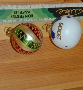 VINTAGE EUROPEAN X-MAS TREE GLASS ORNAMENT DECORATION TWO BALLS ONE DATED 2005 - Picture 1 of 2