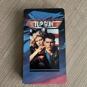 Top Gun VHS Tape Movie Tom Cruise 1986 Kelly McGillis Val Kilmer - Picture 1 of 3