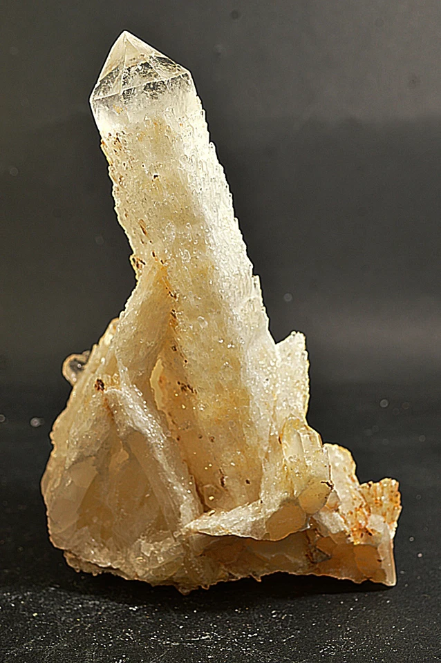 Amas de Quartz Ananas du Madagascar 504g - Photo 1/4